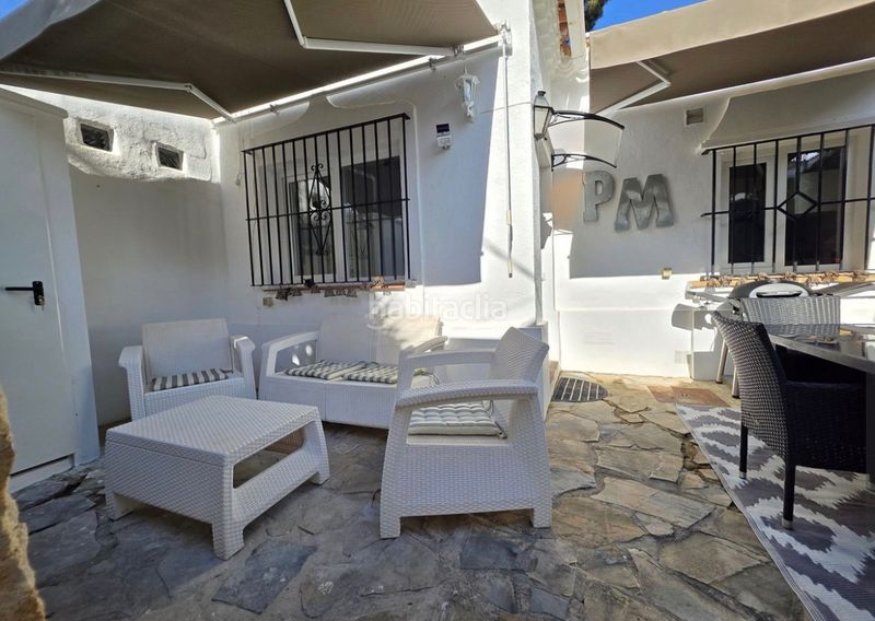Foto f9d7d5c2-69bf-4ee8-a20a-5d4b8889da18. Casa amb xemeneia a Marbesa Marbella
