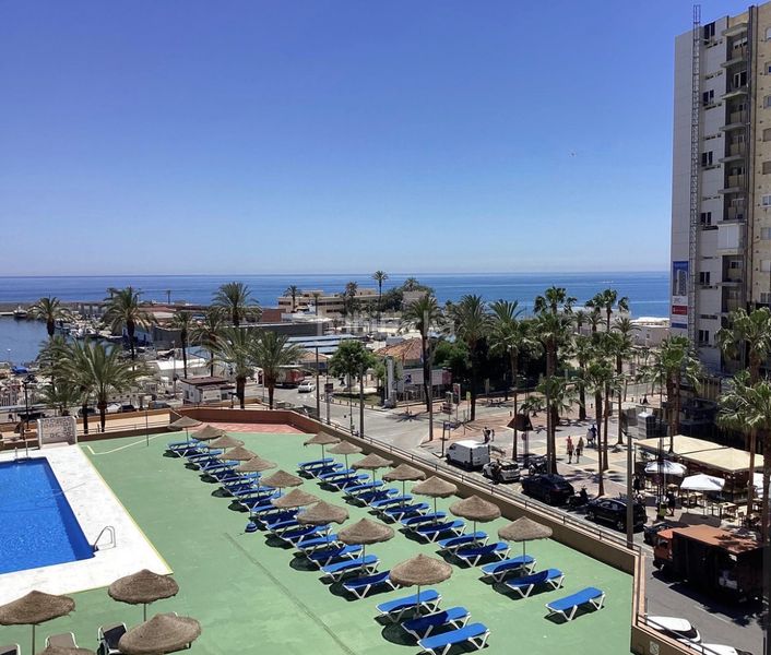Foto 0be5ef99-0143-4a11-b898-c05c47abc209. Pis amb xemeneia piscina a Puerto Deportivo Fuengirola