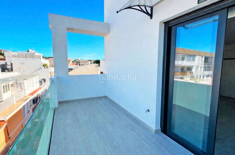 Foto 3b950e2c-d836-492f-ace1-373dd8f11947. Pis amb xemeneia a la cala Mijas Mijas