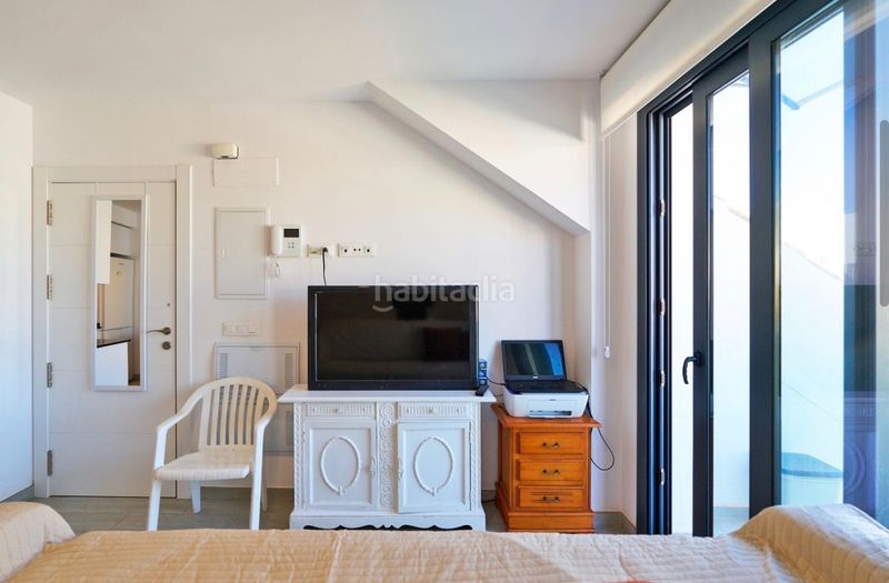 Foto a5308d81-5c20-49e0-be1e-1dcd4d0730f5. Pis amb xemeneia a la cala Mijas Mijas