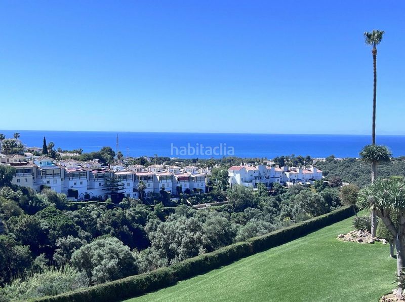 Foto 1d8b5b5b-5b36-41b0-b836-fdbd927dc176. Pis amb xemeneia piscina a Calahonda Mijas