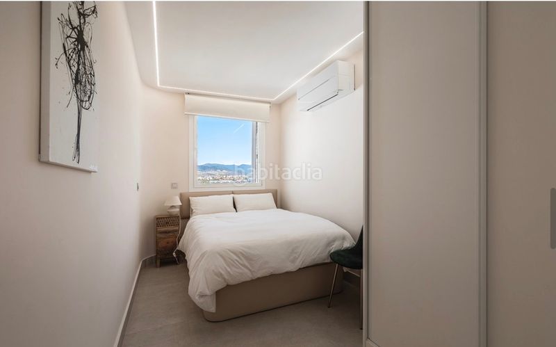 Foto c2a920f3-8152-4a13-8b3e-e5e40c51c0cf. Àtic amb xemeneia aparcament piscina a Guadalmina Alta Marbella