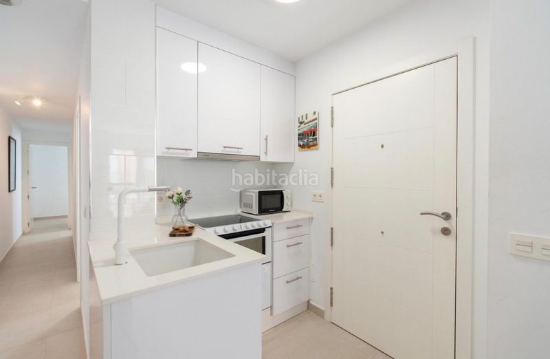 Foto 92010a02-7d9d-460d-9921-773a84fe65df. Etagenwohnung mit kamin in Puerto Deportivo Fuengirola