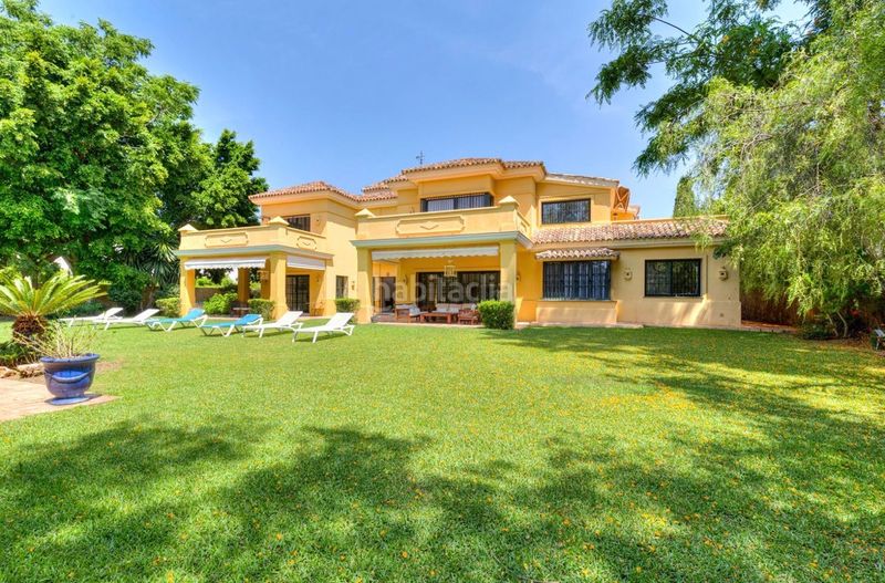 Foto 1c276d04-26f8-4d16-9a5b-a357e34a33cf. Casa amb xemeneia aparcament piscina a Casasola Estepona