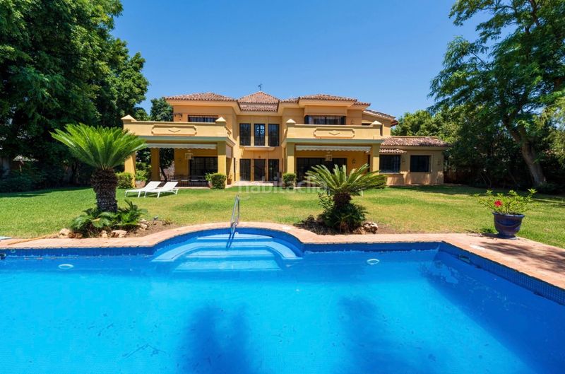 Foto b4c47b1a-54da-4b37-b32a-b61fc861810c. Casa amb xemeneia aparcament piscina a Casasola Estepona