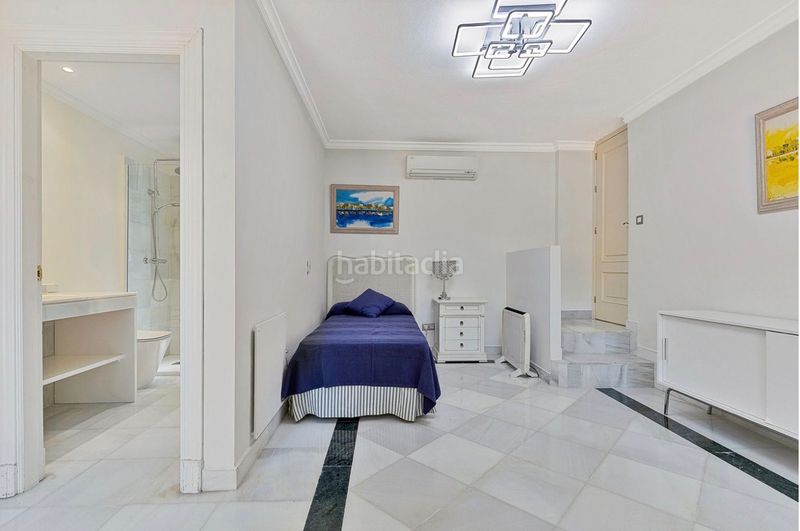 Foto be0a9e39-86c6-4dc4-b4ee-bc44c9296142. Casa amb xemeneia aparcament piscina a Casasola Estepona