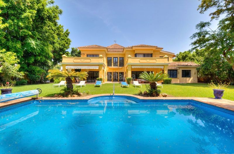 Foto e8bac0f2-e0e9-4ea8-a17e-5966b4ee88ef. Casa amb xemeneia aparcament piscina a Casasola Estepona