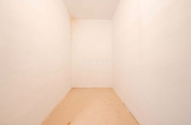 Foto f73c8634-90a5-4b00-af1f-0af37165b571. Pis amb xemeneia aparcament piscina a Calahonda Mijas