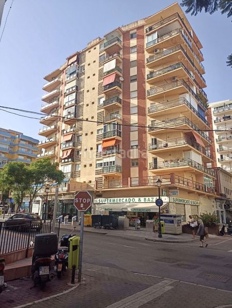 Foto 51a06757-108c-47b8-a9d0-49ec4be06e47. Pis amb xemeneia a Puerto Deportivo Fuengirola