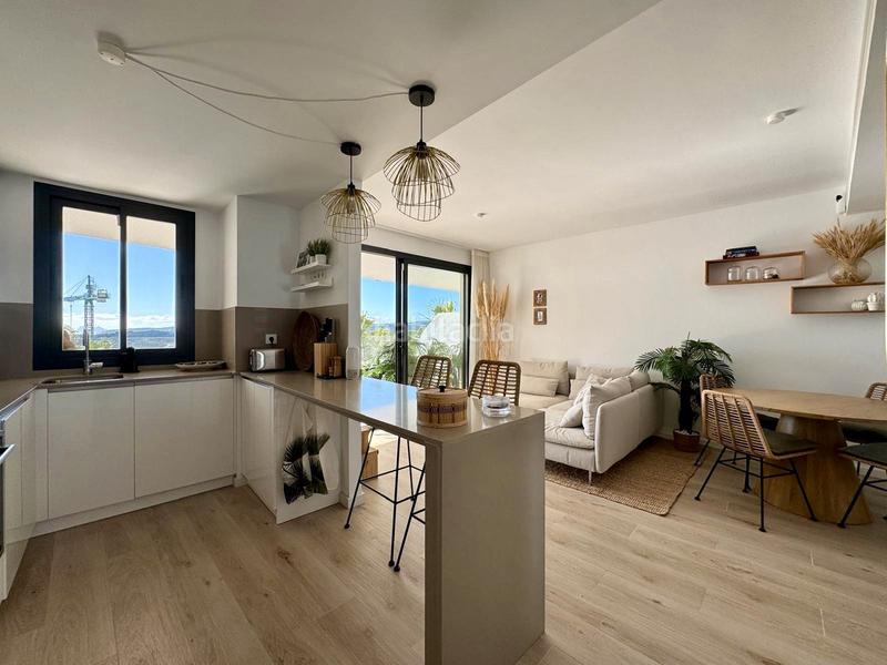 Foto 15451b8e-1740-4b7b-9d49-8698605b1d56. Piso en calle luis buñuel 5 stylish apartment with large terrasse and panoramic views en Estepona