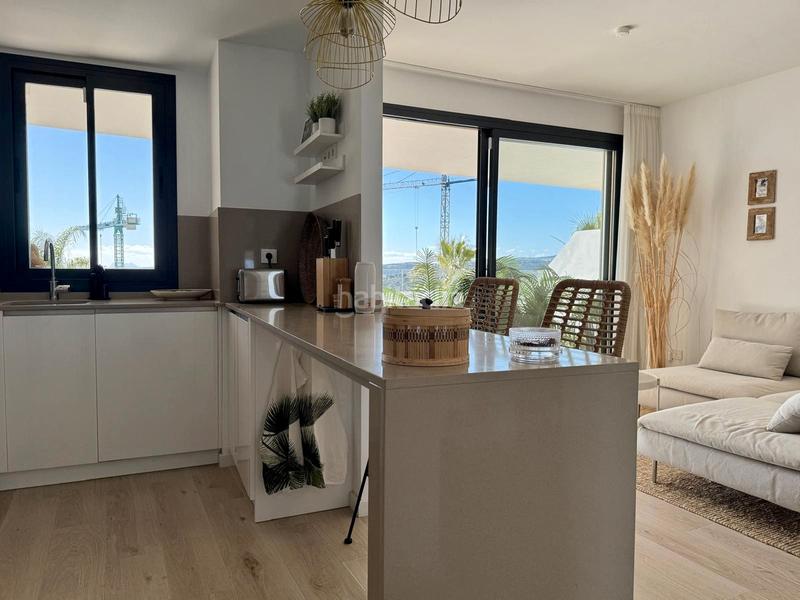 Foto 57350ef6-548d-4508-a248-33d8e3b8b978. Piso en calle luis buñuel 5 stylish apartment with large terrasse and panoramic views en Estepona