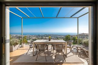 Pis a Solymar. Stunning 3-bed, 3-bath duplex penthouse in benalmádena. 99 m² +