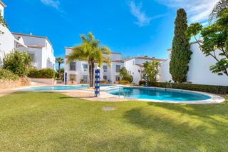 Pis a Sierra Blanca. Elegant 2-bed, 2.5-bath apartment in marbella’s golden mile. 135