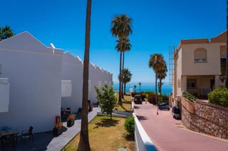 Pis en Avenida luis peralta 5. Second line from the beach in a world class resort! oportunity!