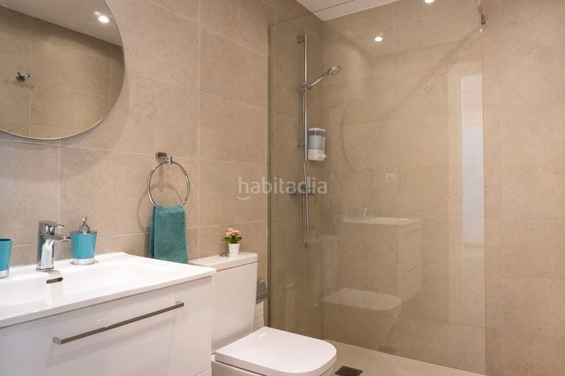 Foto 03ae6d80-10ab-4a02-a36d-5d57647c33bf. Piso en avenida luis peralta 5 second line from the beach in a world class resort! oportunity! en Mijas