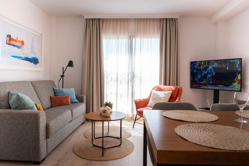 Foto 97d3b3ca-2f07-4c85-ada8-7431764fc796. Piso en avenida luis peralta 5 second line from the beach in a world class resort! oportunity! en Mijas