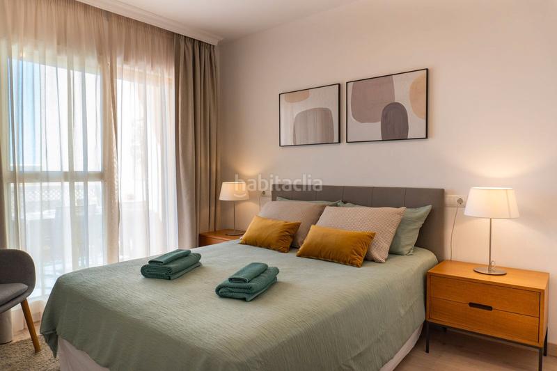 Foto d5d941b0-61e1-42ee-a055-f8e0df0c867c. Piso en avenida luis peralta 5 second line from the beach in a world class resort! oportunity! en Mijas