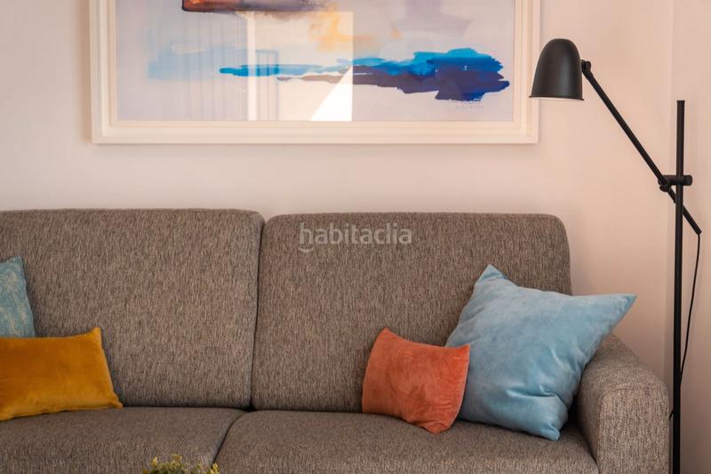 Foto d8d37da4-32e0-4742-bd24-93d6f2498980. Piso en avenida luis peralta 5 second line from the beach in a world class resort! oportunity! en Mijas