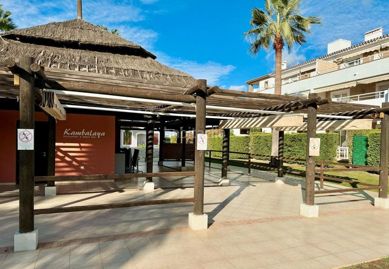 Foto 11ff0828-e636-45de-a2dd-f4028171c22f. Piso charming ground floor apartment with private garden and resort-style amenities en Estepona