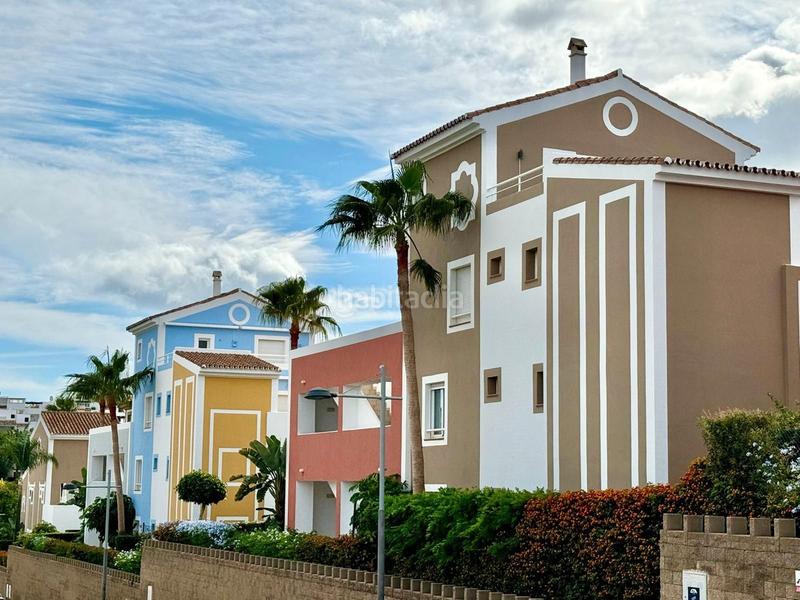 Foto 3d3ba4c4-8736-48a9-b710-56e4287ff95d. Piso charming ground floor apartment with private garden and resort-style amenities en Estepona