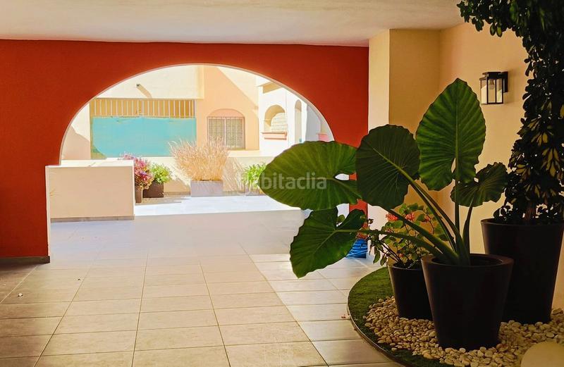 Foto 4d095e93-3f1e-4076-8512-2a72664761e7. Piso lovely 2-bedroom, 2-bathroom apartment in with sea and pool views. located near cristo bay en Estepona