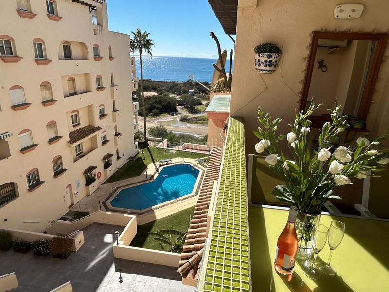Foto 6868b704-af34-4028-a45c-6082801e7634. Piso lovely 2-bedroom, 2-bathroom apartment in with sea and pool views. located near cristo bay en Estepona