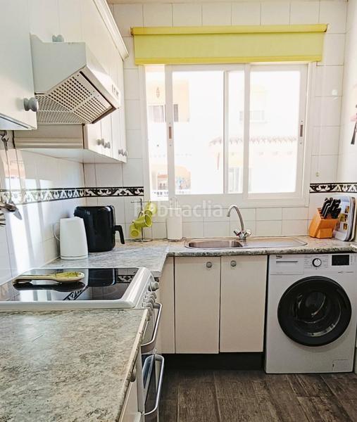 Foto 90ea038b-3eda-47fb-a50f-8868ed85d887. Piso lovely 2-bedroom, 2-bathroom apartment in with sea and pool views. located near cristo bay en Estepona