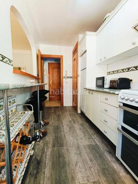 Foto b9128196-1e68-486b-bb56-4b765dd85e28. Piso lovely 2-bedroom, 2-bathroom apartment in with sea and pool views. located near cristo bay en Estepona
