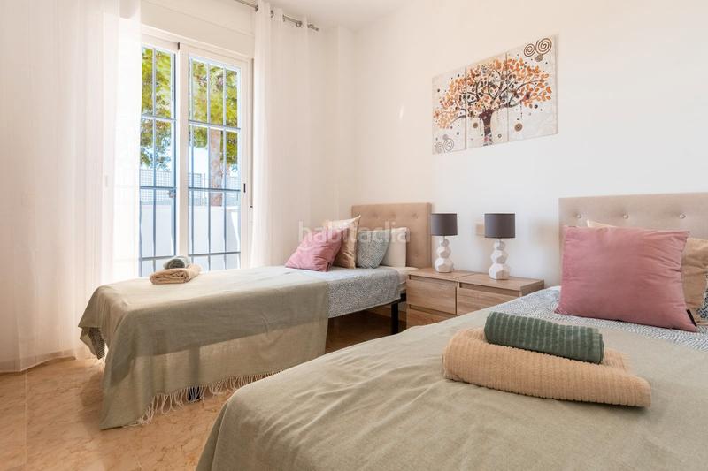 Foto db0bd82d-001d-44f3-a654-c7757c8d9f1a. Piso lovely 3-bedroom, 2-bathroom ground-floor apartment in la duquesa en Manilva