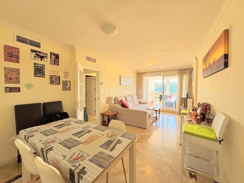 Foto e8517146-6c3d-47fc-b745-82adf9144e39. Piso beautiful 2-bedroom, 2-bathroom apartment in la duquesa, featuring a private terrace en Manilva