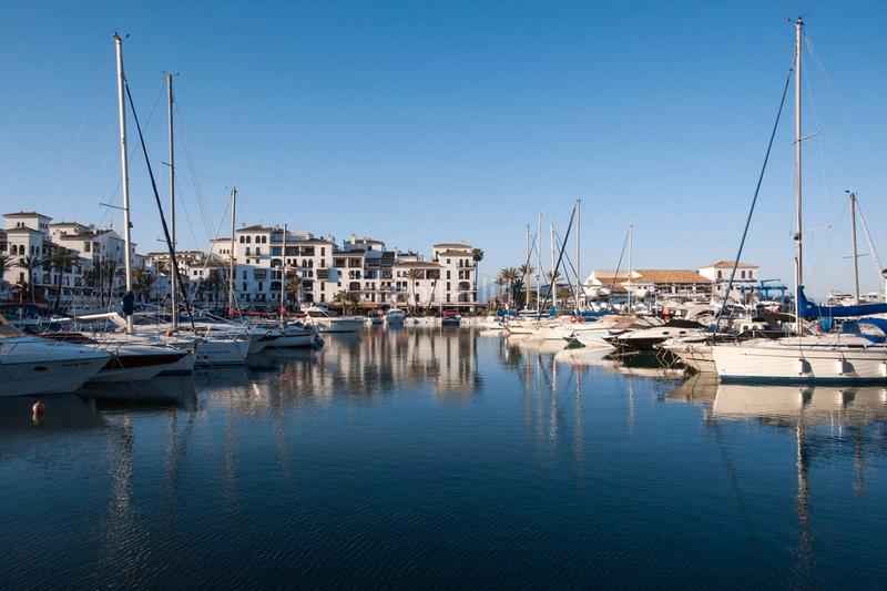 Foto 449f6641-363e-4ed8-8718-c0d7cc4e4fa7. Piso charming apartment with large terrace & sea views – la duquesa en Manilva