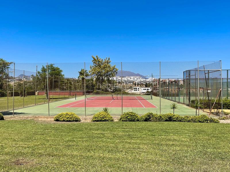Foto ae65b693-f45a-4dc4-8090-86c8abab29e3. Piso charming apartment with large terrace & sea views – la duquesa en Manilva