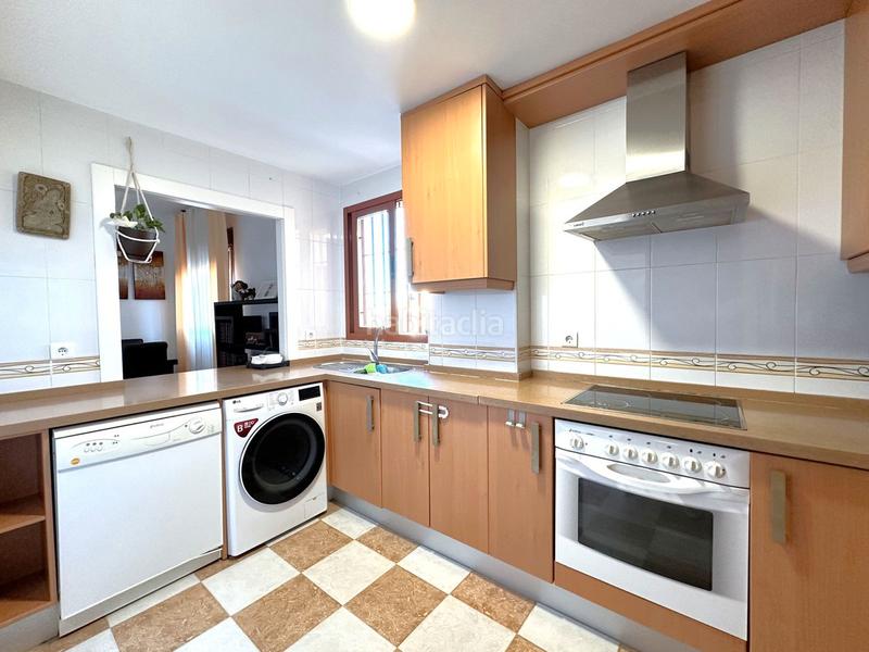 Foto f3b1a278-5d05-4b4c-8a9c-4e9f8fa560cd. Piso charming apartment with large terrace & sea views – la duquesa en Manilva