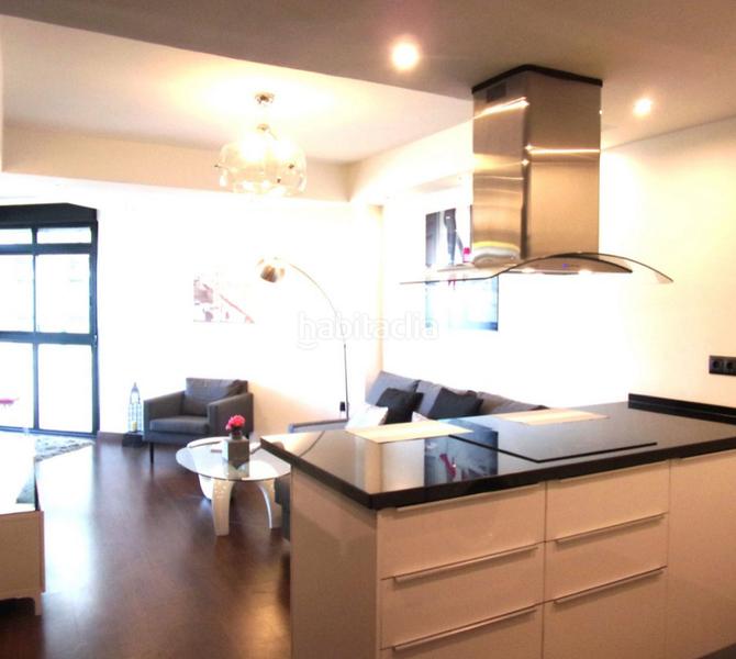 Foto 433ba47e-b582-4fbc-9293-e864b10b7043. Pis amb xemeneia a Playa Bajadilla - Puertos Marbella