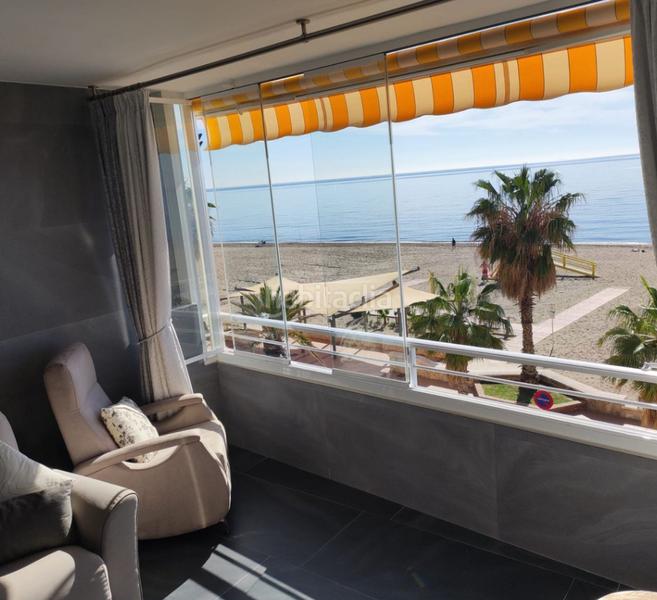 Foto df9d1ef3-7d9d-417b-87ff-0c40ac703d18. Piso spectacular beachfront apartment in carvajal, fuengirola – a true gem! en Benalmádena