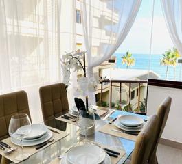 Piso en Riviera del Sol. Stunning front-line beach apartment in miraflores