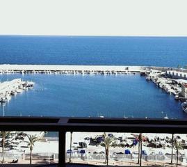 Pis a Puerto Deportivo. Fuengirola apartment near the beach with breathtaking sea views