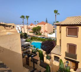 Piso en Bahía de Casares. Stunning beachfront townhouse in marina de casares with sea view