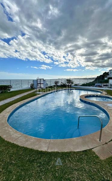 Foto b6fda23f-3b74-46c1-a824-76ef72ddb608. Pis amb xemeneia aparcament a Puerto Marina Benalmádena