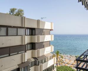 Pis a Playa Bajadilla - Puertos. Renovated 1-bedroom apartment in marbella