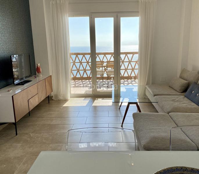 Foto 32d293f7-c221-47d5-81ba-19201fc767f9. Piso beachfront apartment with breathtaking sea views in carvajal en Fuengirola