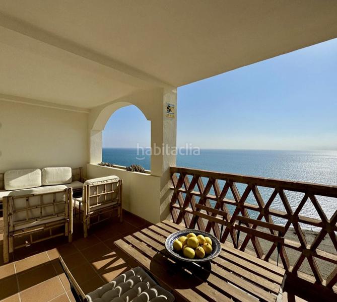 Foto b3fb9ddf-3bb0-44cc-be33-e96a1b5e4d27. Piso beachfront apartment with breathtaking sea views in carvajal en Fuengirola