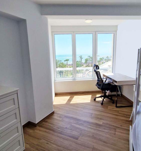 Foto 5dc48c2a-4480-48b4-8e7c-f91f92cb8f4f. Etagenwohnung mit kamin in Puerto Marina Benalmádena