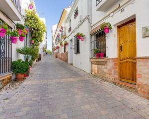 Piso en Centro. Charming 2-bedroom ground floor apartment in estepona old town