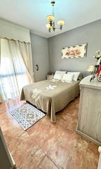 Piso en Centro. Spacious 3-bedroom, 2-bathroom apartment in the heart of estepon