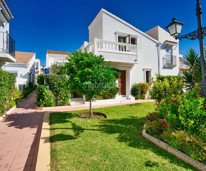 Foto 0d0c19a7-cad6-46ed-827d-d1ed6a928843. Pis amb xemeneia a Zona de Punta Plata Estepona