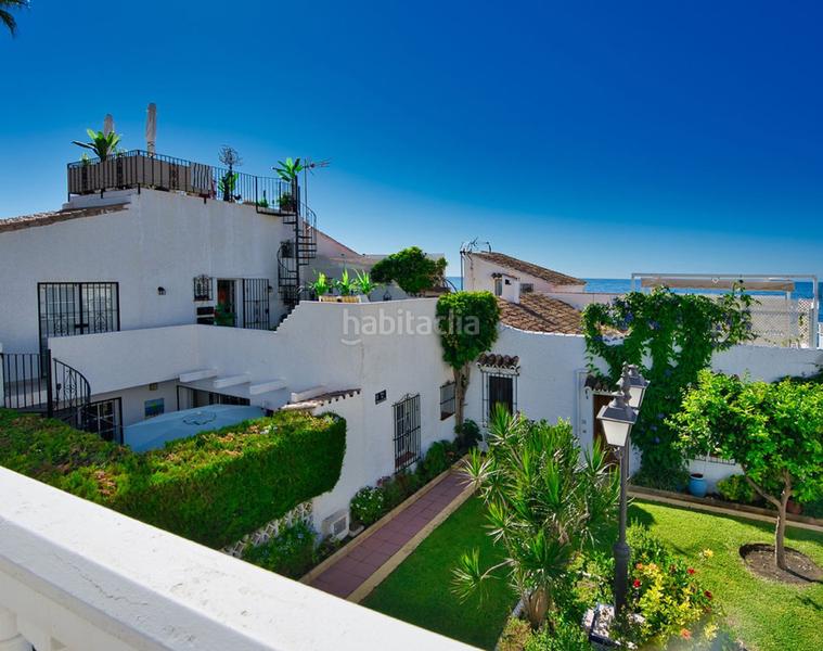 Foto 38ed5fbf-44fc-4aa3-828a-27f6a8b870e5. Pis amb xemeneia a Zona de Punta Plata Estepona