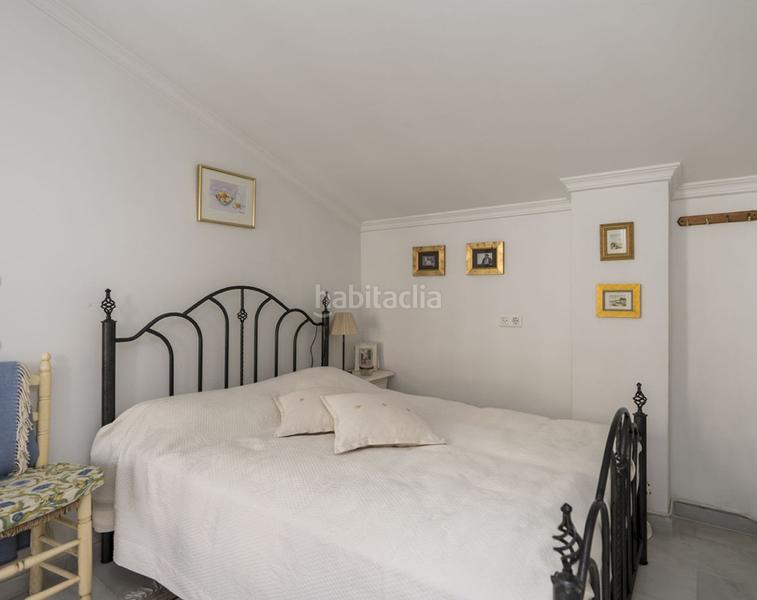 Foto a55915a7-af31-476d-9c08-50b20f18e8f2. Pis amb xemeneia a Zona de Punta Plata Estepona