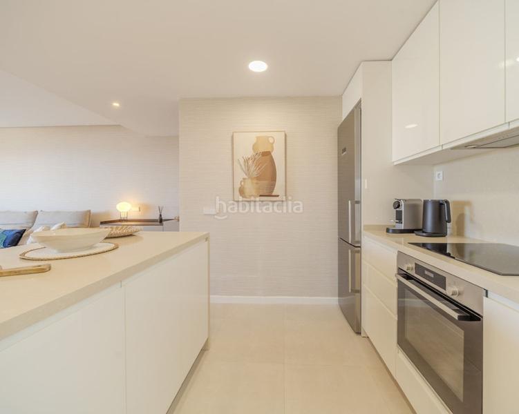 Foto 0098d9b6-ae8e-4780-8376-b7376ebc0942. Piso discover your dream apartment by the sea in carvajal en Fuengirola