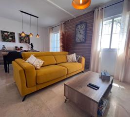 Piso en Alcorrín. Unique ground floor flat with sea views in small oasis, manilva